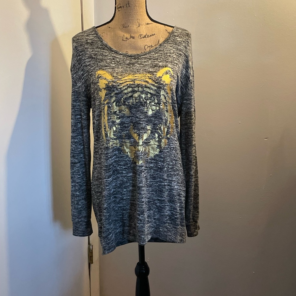 No Boundaries Gray Marled Long Sleeve Top with Red Tag